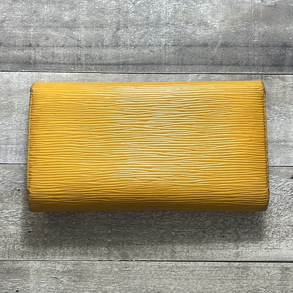 LOUIS VUITTON Yellow Epi Leather Porte Tresor Wallet - Picture 9 of 13